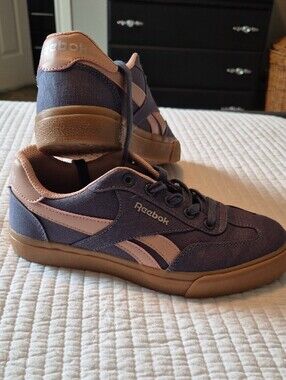 Reebok Womens Canvas Sneakers in Pale Pink And Blue. Worn Once Like New